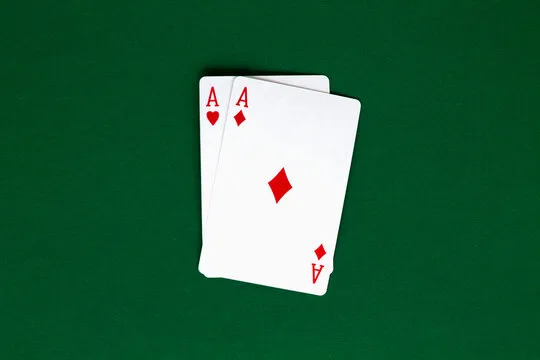 微扑克品牌背景